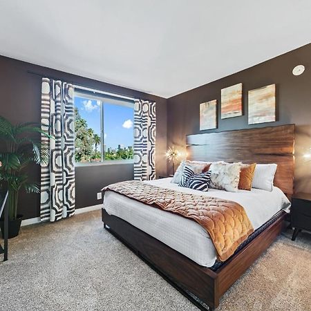 Beverly Hills 2 Bed 2 Bath Penthouse With Den And Parking 414 ลอสแอนเจลิส ภายนอก รูปภาพ
