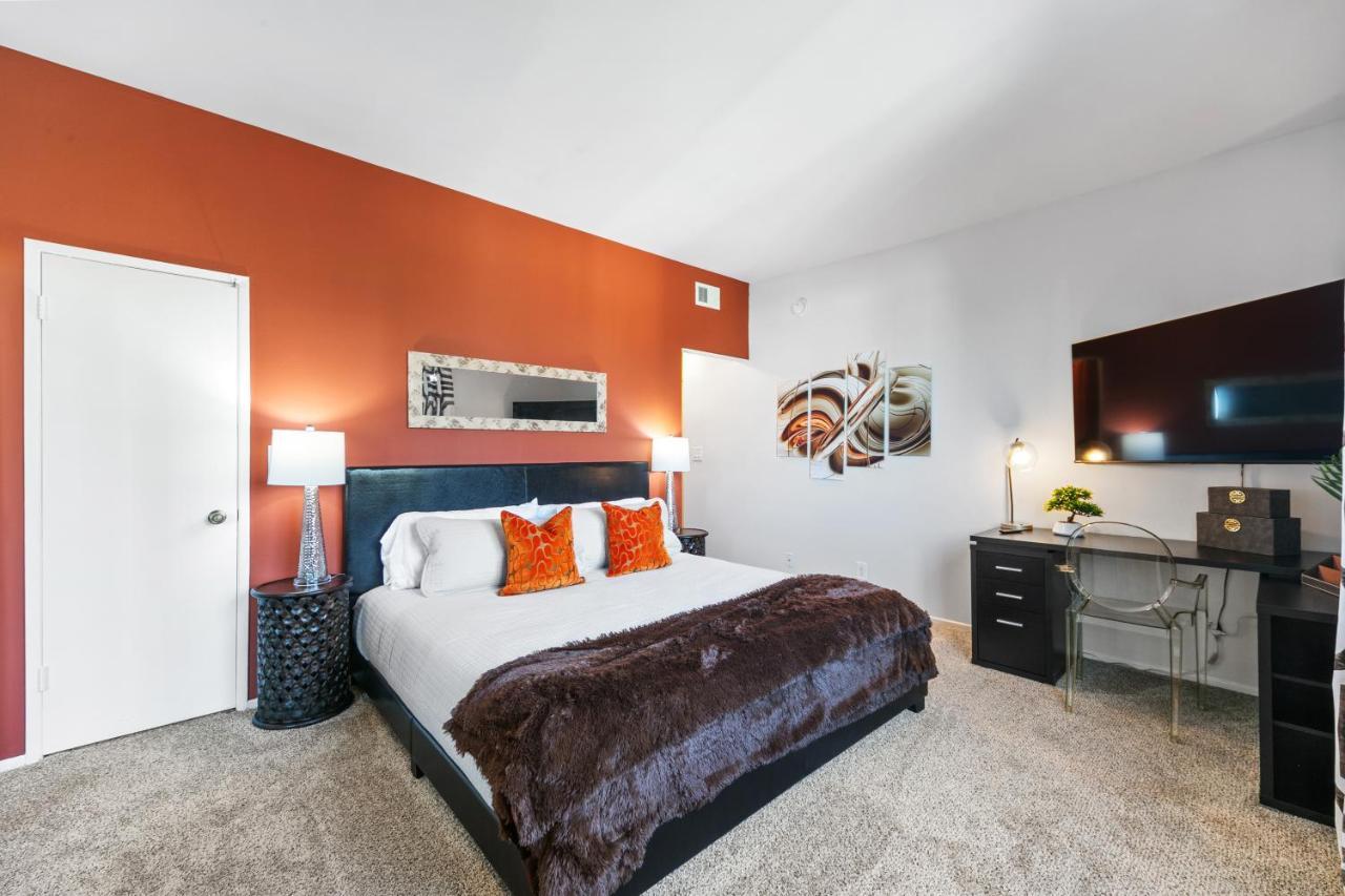 Beverly Hills 2 Bed 2 Bath Penthouse With Den And Parking 414 ลอสแอนเจลิส ภายนอก รูปภาพ
